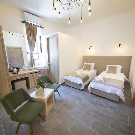 Avenue Hotel